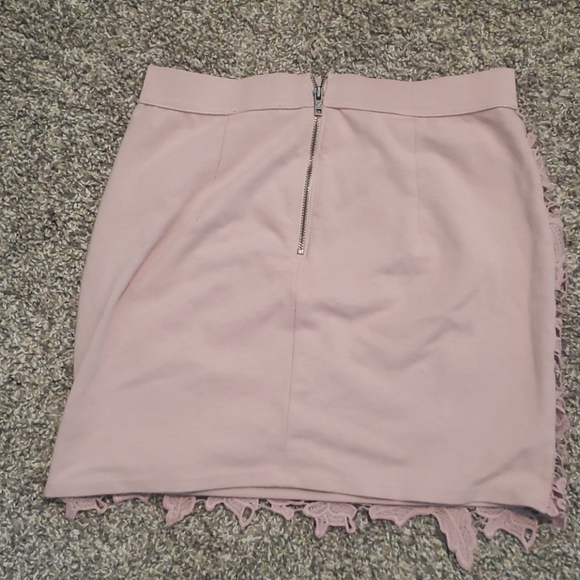 Lace Mini Skirt - Picture 2 of 4